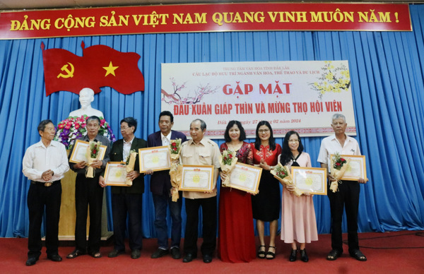 Câu lạc bộ Hưu trí ngành Văn hóa, Thể thao và Du lịch tỉnh Đắk Lắk gặp mặt đầu xuân Giáp Thìn và mừng Thọ Hội viên